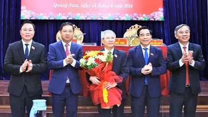 Thiếu tướng Nguyễn Đức Dũng được bầu giữ chức Chủ tịch HĐND tỉnh Quảng Nam