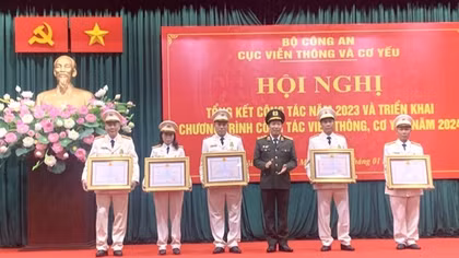 Đẩy mạnh hiện đại hóa lực lượng viễn thông và cơ yếu CAND