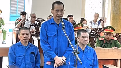 Cái giá phải trả cho việc tiếp tay "trùm buôn lậu" Mười Tường