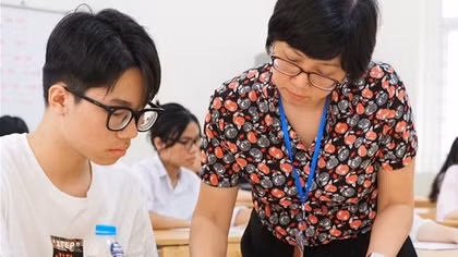 Thận trọng để giấy chứng nhận nghề nghiệp nhà giáo không trở thành “giấy phép con”