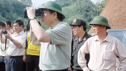 Bài 1: Bí ẩn lá cờ có ngôi sao 6 cánh