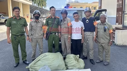 Nam sinh viên biến nóc nhà thành nơi trồng “cỏ”