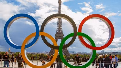 Paris trước giờ khai hội