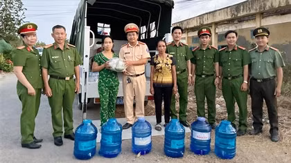 Ấm tình quân dân Tết Chol Chnam Thmay 2024