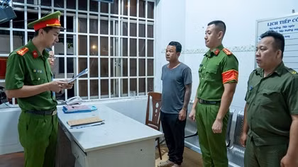Khởi tố, bắt tạm giam tài xế xe đầu kéo gây tai nạn chết người