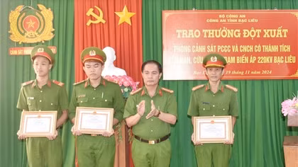 Khen thưởng đột xuất tập thể, cá nhân có thành tích cứu nạn, cứu hộ