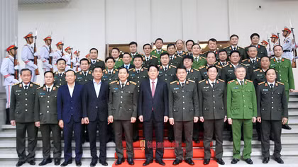 Giữ vững ổn định chính trị và môi trường hoà bình để xây dựng và phát triển đất nước