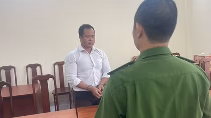 Chuyên viên Thanh tra giám sát Ngân hàng Nhà nước lừa đảo chiếm đoạt tài sản