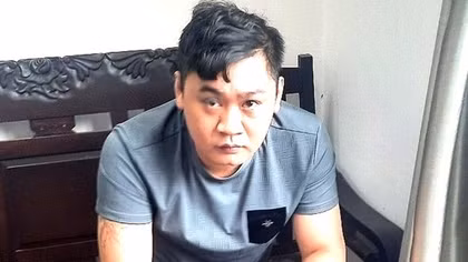 Vận chuyển trái phép 20.000 USD từ nước ngoài về