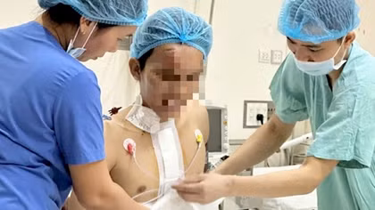 Cứu sống nam thanh niên bị vỡ tim sau vụ tai nạn giao thông
