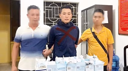 Ngụy trang 9,3 kg ketamin trong 16 kiện sữa từ châu Âu về Việt Nam