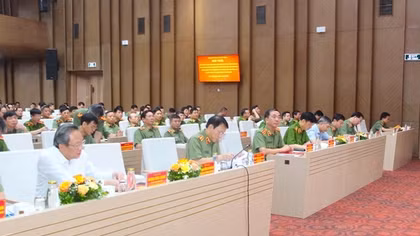 Coi trọng công tác bảo vệ chính trị nội bộ, lấy phòng ngừa là chính