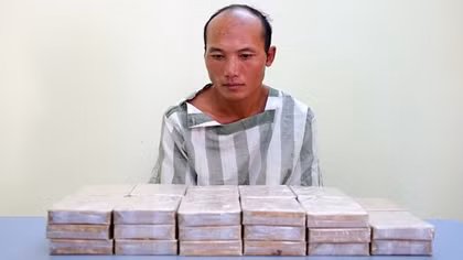 Mật phục trong đêm bắt vụ chuyển 34 bánh heroin