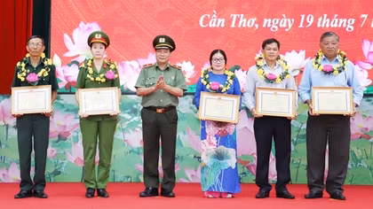 Cần Thơ biểu dương điển hình tiên tiến trong phong trào toàn dân bảo vệ an ninh Tổ quốc