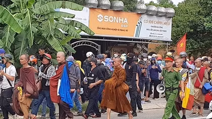 Thêm trường hợp bị sốc nhiệt trong lúc bộ hành cùng ông Thích Minh Tuệ