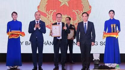 Tỉnh Lạng Sơn được vinh danh là địa phương tiêu biểu thực hiện Cách mạng công nghiệp 4.0 và chuyển đổi số