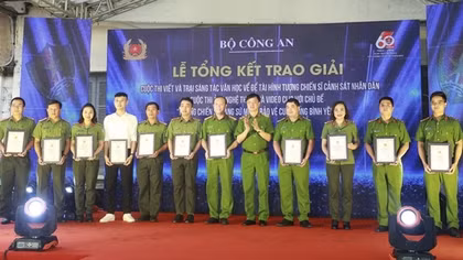 Thắp lửa cho những người viết trẻ