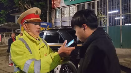 Xuyên đêm đảm bảo an toàn cho người dân đón Tết vui xuân