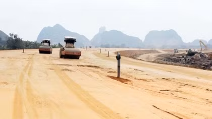 Nhiều dự án cao tốc Bắc-Nam tiếp tục chậm tiến độ