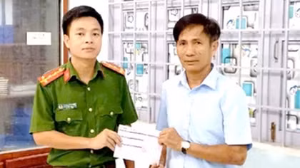 Công an xã giúp người dân nhận lại gần 1 tỷ đồng chuyển nhầm