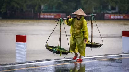 Miền Trung và Nam Bộ chiều tối mưa to
