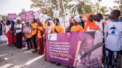 FGM - cơn ác mộng của phụ nữ Gambia