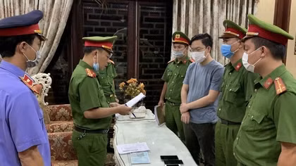Chủ tịch Hội đồng quản trị chỉ đạo rao bán “vịt trời”