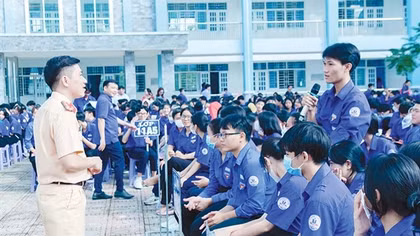 Xây dựng văn hóa giao thông trong lứa tuổi học đường