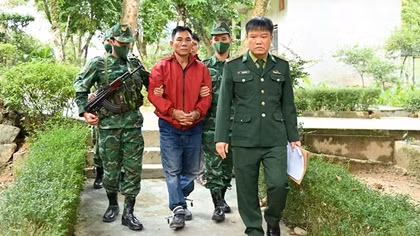 Đóng hơn nửa tạ ma tuý vào bao tải rồi buộc sau xe máy như chở khoai