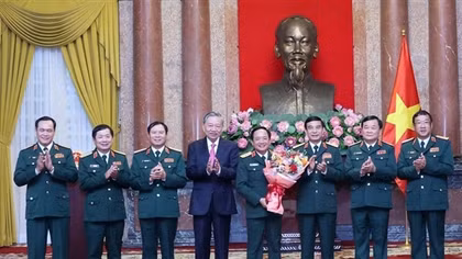 Chủ tịch nước trao quyết định bổ nhiệm Chủ nhiệm Tổng cục Chính trị Quân đội nhân dân Việt Nam