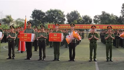 Ra quân huấn luyện diễu binh, diễu hành kỷ niệm 50 năm Ngày Giải phóng miền Nam