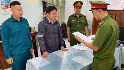 Giám đốc phòng giao dịch ngân hàng lừa đảo chiếm đoạt 14 tỷ đồng