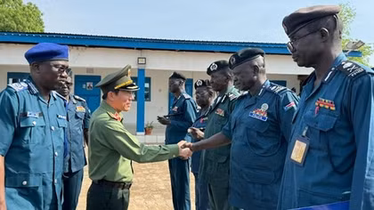 Thứ trưởng Lương Tam Quang làm việc với Tổng Tư lệnh Cảnh sát Nam Sudan