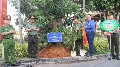 Công an TP Cần Thơ ra quân Tháng Thanh niên và Tết trồng cây năm 2024