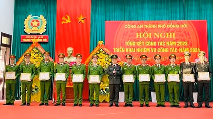 Hình ảnh cán bộ, chiến sĩ Công an Quảng Bình qua những bức thư của người dân