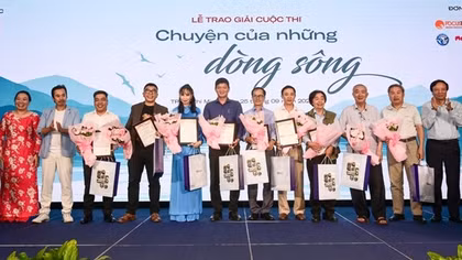 Trao giải cuộc thi viết “Chuyện của những dòng sông”