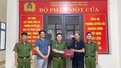 Đi tập thể dục nhặt được 300 triệu đồng
