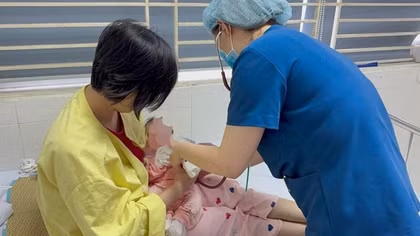 Cảnh báo nhiều trẻ sơ sinh lây thuỷ đậu từ mẹ