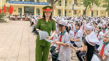 Công an tỉnh Hòa Bình đẩy mạnh tuyên truyền Luật Căn cước đến người dân