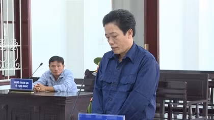 Lãnh án 12 năm tù vì đâm bạn nhậu