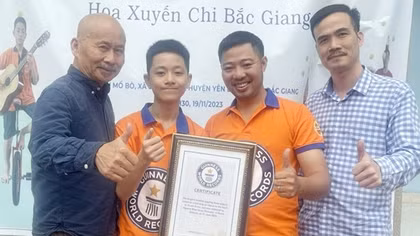 Kỷ lục gia Guiness thế giới và người thầy thầm lặng