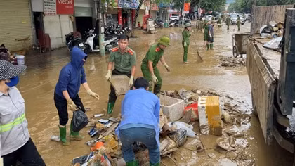 Phòng dịch bệnh sau bão lũ, người dân đừng chần chừ tiếp cận y tế