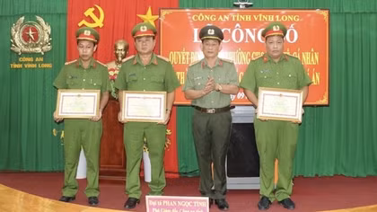 Khen thưởng tập thể, cá nhân khám phá nhanh vụ giết người phân xác ở Vĩnh Long