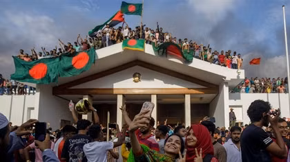 Bangladesh lúng túng trước ngã ba lịch sử