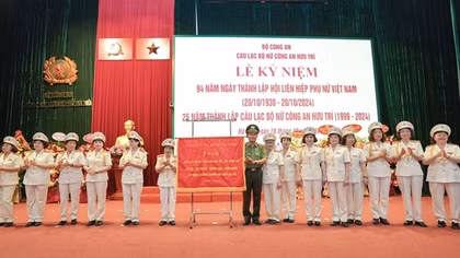 CLB Nữ Công an hưu trí Bộ Công an kỷ niệm 25 năm ngày thành lập