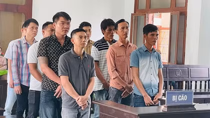 10 con bạc trong đường dây cá độ bóng đá lĩnh án tù