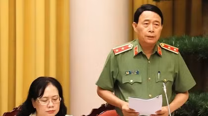 Dao sử dụng vào mục đích lao động, sản xuất, sinh hoạt hàng ngày thì không quy định là vũ khí