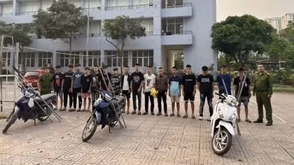 Lập nhóm trên mạng ảo, rủ nhau cùng vào tù