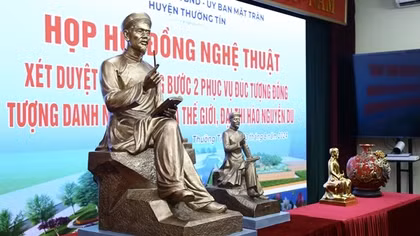 Họp hội đồng nghệ thuật về xây dựng tượng đài Nguyễn Du