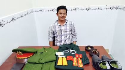 Mua trang phục trên mạng xã hội để giả danh Thượng tá Công an